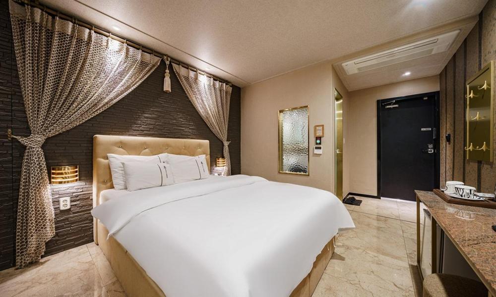 Sillim Hotel Urban Сеул Стая снимка